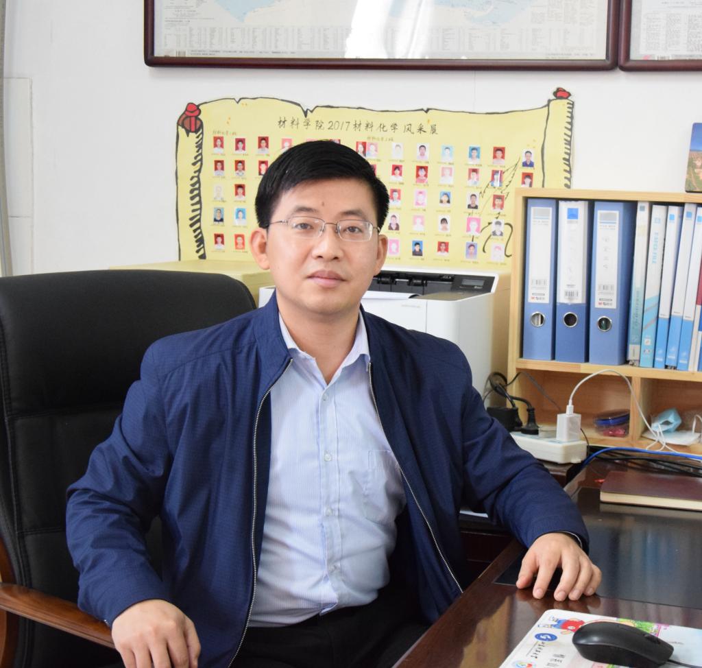 伟德betvlctor体育官网党委副书记、副院长​李建楠